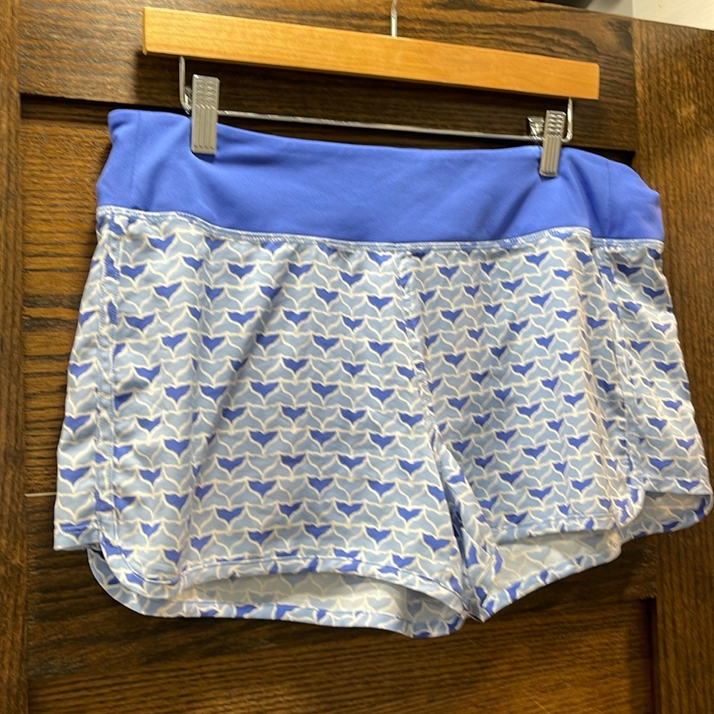 Vineyard Vines shorts never worn.